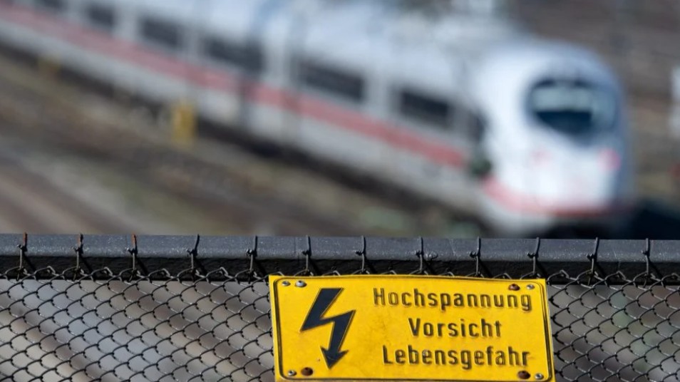 19-Jähriger stirbt durch Stromschlag auf Güterwaggon