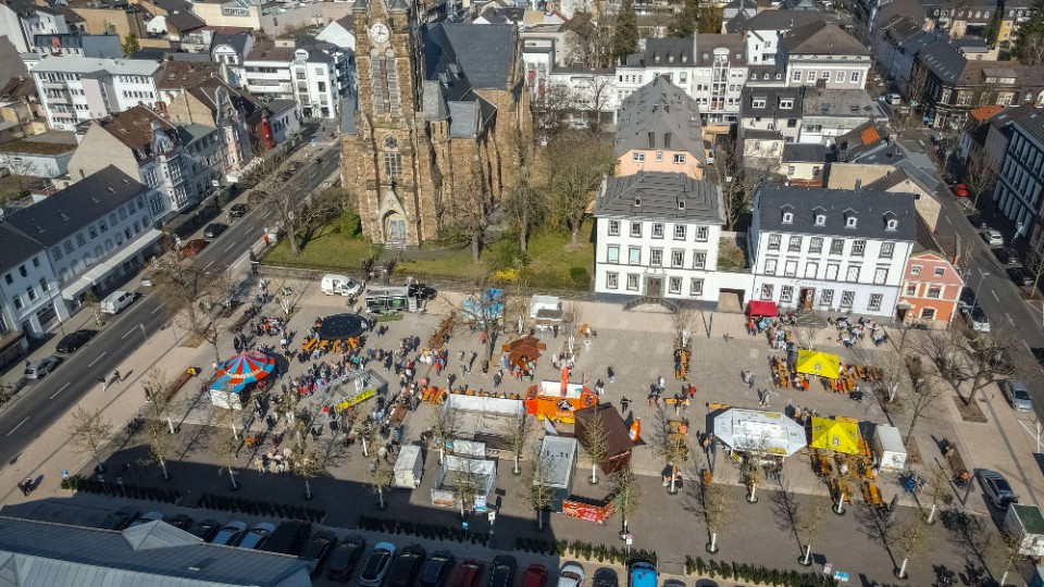 Neuer Feierabendmarkt belebt den Marktplatz in Neuwied