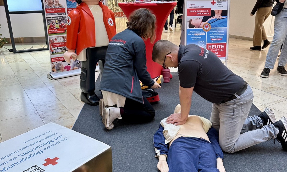 Erste Hilfe / Reanimation üben im Forum Mittelrhein am 7. Juni Erste Hilfe / Reanimation üben im Forum Mittelrhein am 7. Juni