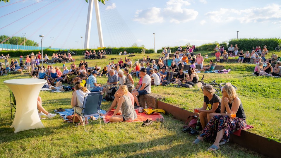 „R(h)ein chillen“: Entspannt in den Feierabend starten