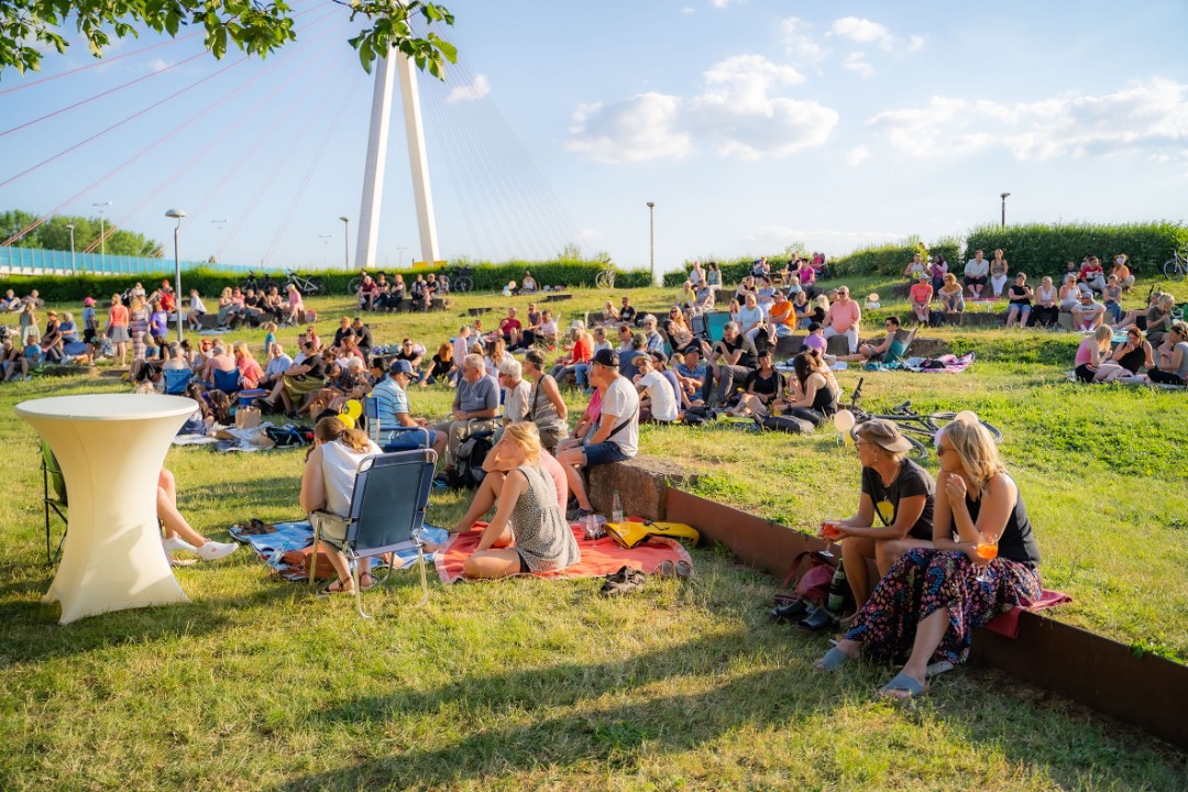 „R(h)ein chillen“: Entspannt in den Feierabend starten
