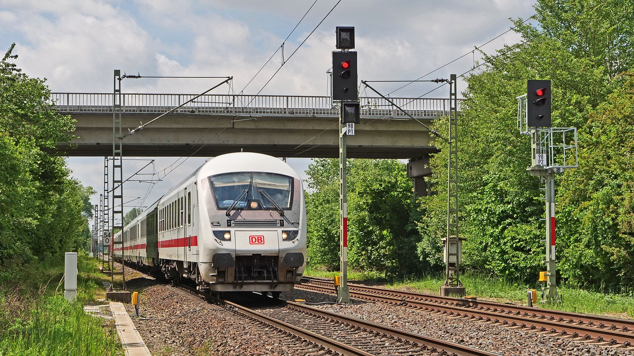 Eder für Initiative mit Hessen zu Bahnlinie Frankfurt-Mainz Eder für Initiative mit Hessen zu Bahnlinie Frankfurt-Mainz