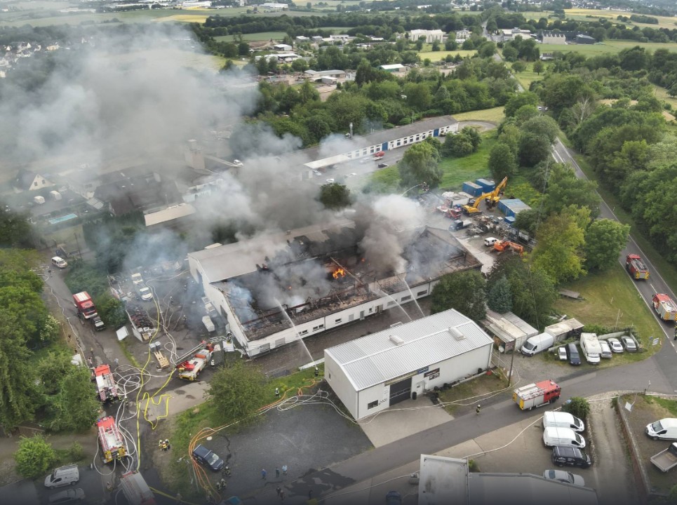 Großbrand in Neuwied - Gebäude zerstört