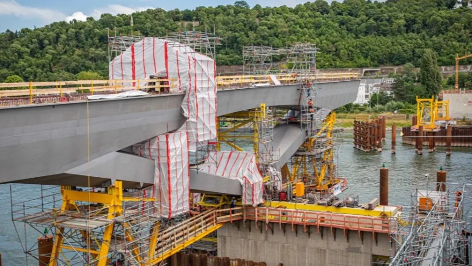 Weitere Samstagsarbeiten an der Pfaffendorfer Brücke in den Sommermonaten