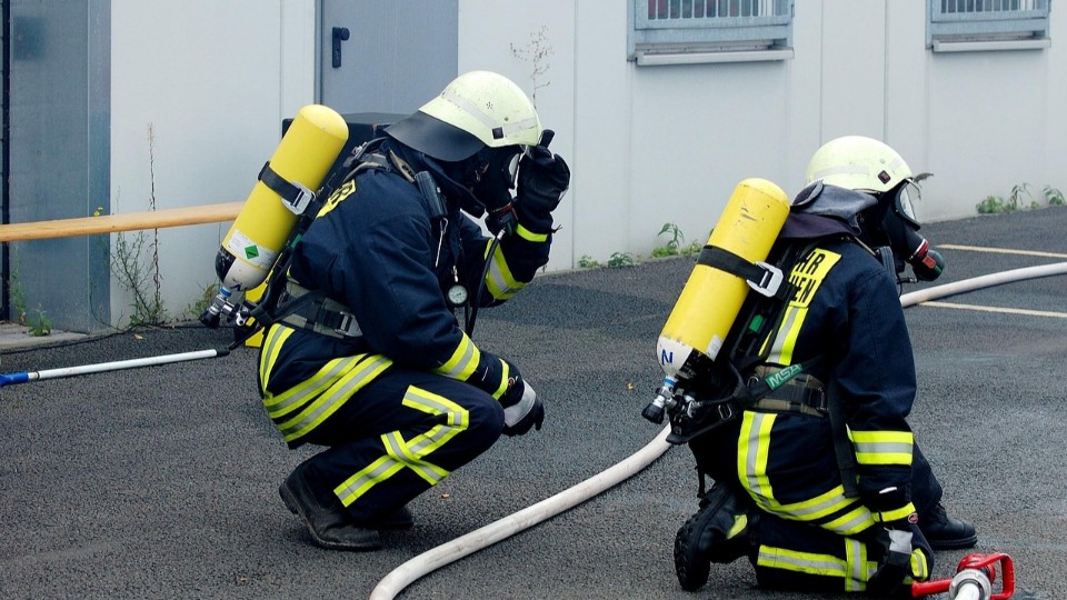 Feuer an ehemaligem Schulgebäude sorgt für hohen Sachschaden