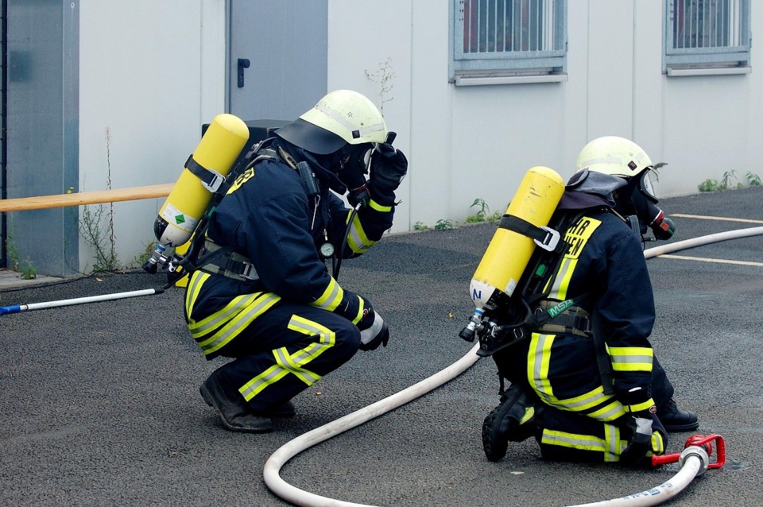 Feuer an ehemaligem Schulgebäude sorgt für hohen Sachschaden Feuer an ehemaligem Schulgebäude sorgt für hohen Sachschaden