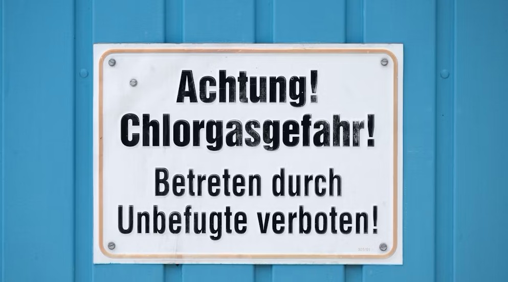 Chlorgas tritt in Schwimmbad aus - Großeinsatz