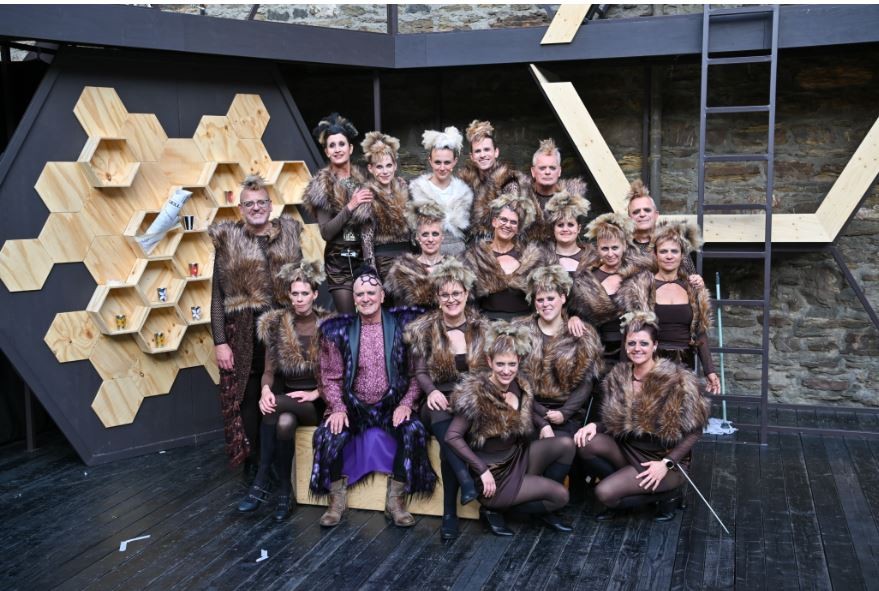Ministerpräsident Alexander Schweitzer besucht die Burgfestspiele Ministerpräsident Alexander Schweitzer besucht die Burgfestspiele