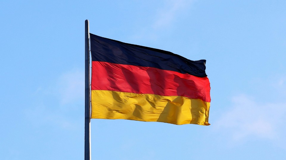 Landtag debattiert über Deutschlandfahne an Schulen