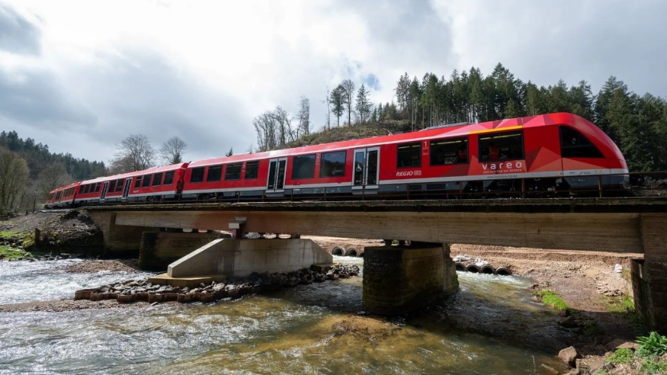 Vier Jahre nach der Flut: Züge rollen wieder durch die Eifel