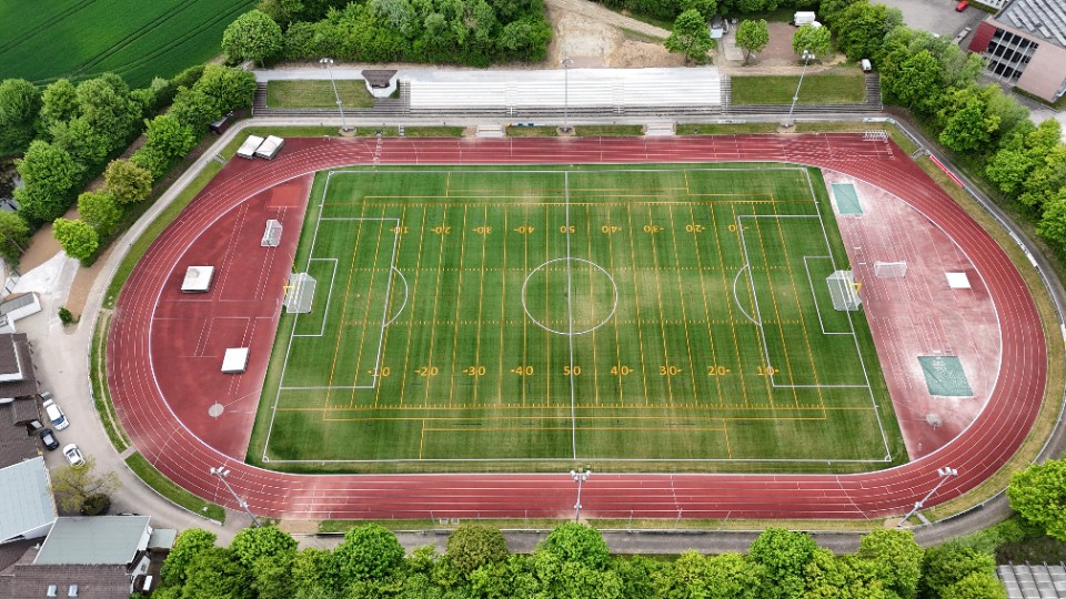 Wiedereröffnung des Mons Tabor Stadions