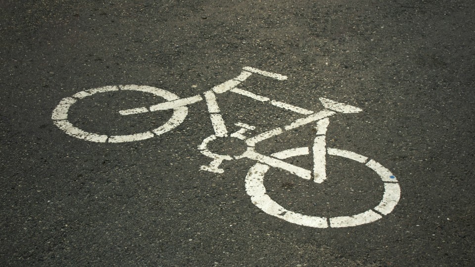 Zusammenstoß zwischen Fußgängerin und Radfahrer in der Casinostraße - Zeugen gesucht!