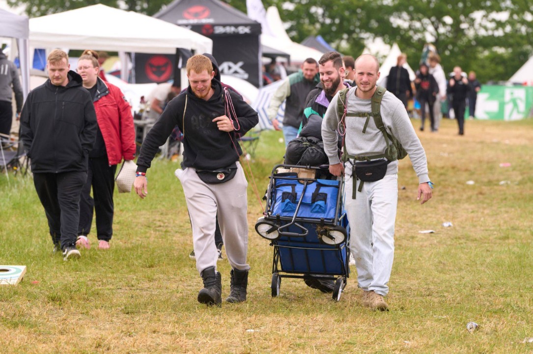 Gummistiefel & Poncho: Rock am Ring macht sich wetterfest Gummistiefel & Poncho: Rock am Ring macht sich wetterfest