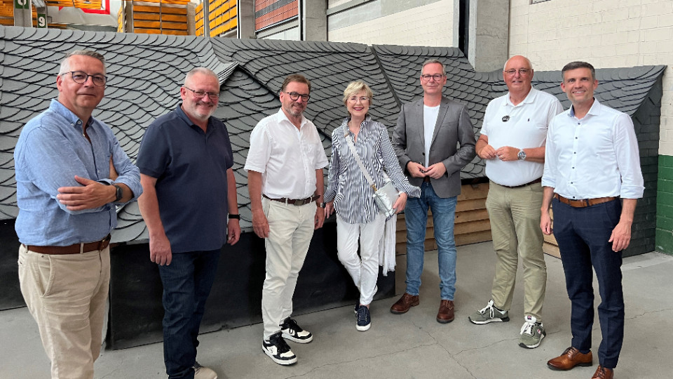 Mitglieder der Initiative Region Koblenz-Mittelrhein e.V. besuchten das Dachdecker-BBZ Mayen
