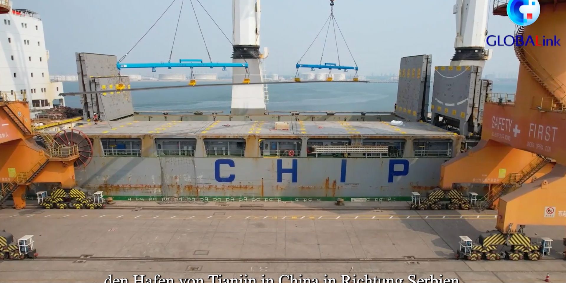 GLOBALink | China exportiert erstmals 50 Meter lange Stahlschienen nach Europa
