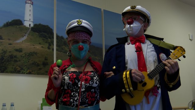 Gesundheitsministerin Nonnemacher besucht Visite der ROTE NASEN-Clowns im Klinikum Ernst von Bergmann in Potsdam