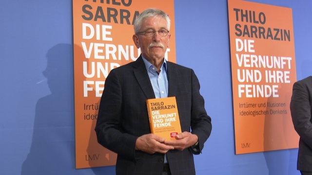 Thilo Sarrazin stellt neues Buch in Berlin vor