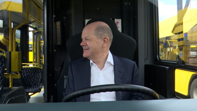 Olaf Scholz kann Busfahrer